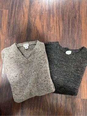 Club Monaco Men’s V-Neck Sweater in Speckled Taupe (with Charcoal Crew)